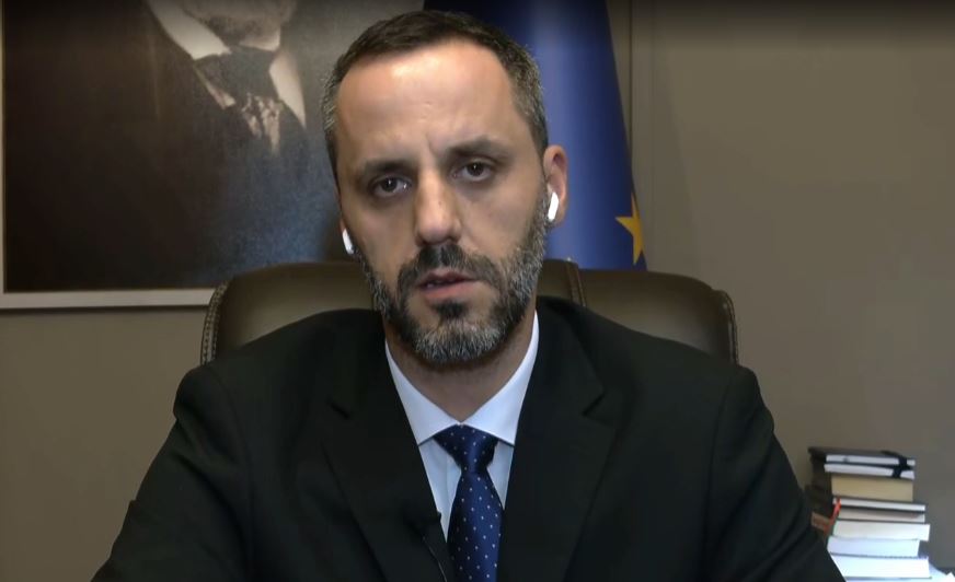 “Në PS, ka traditë për sugjerime”/ Largimi i “neomalësores”, Lamallari: Jo etike nga rrjetet sociale