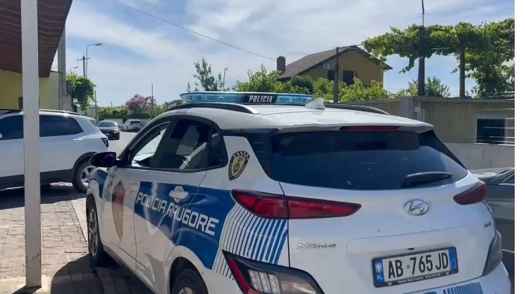 Aksident në Ishull Shëngjin, makina përplas motoçikletën, plagosen dy persona