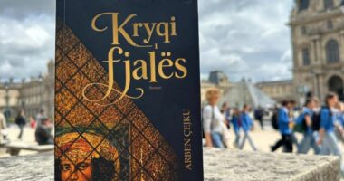 Një libër për fjalën e lirë/ “Kryqi i Fjalës” nga Arben Çejku, histori të vërteta të kohës së komunizmit