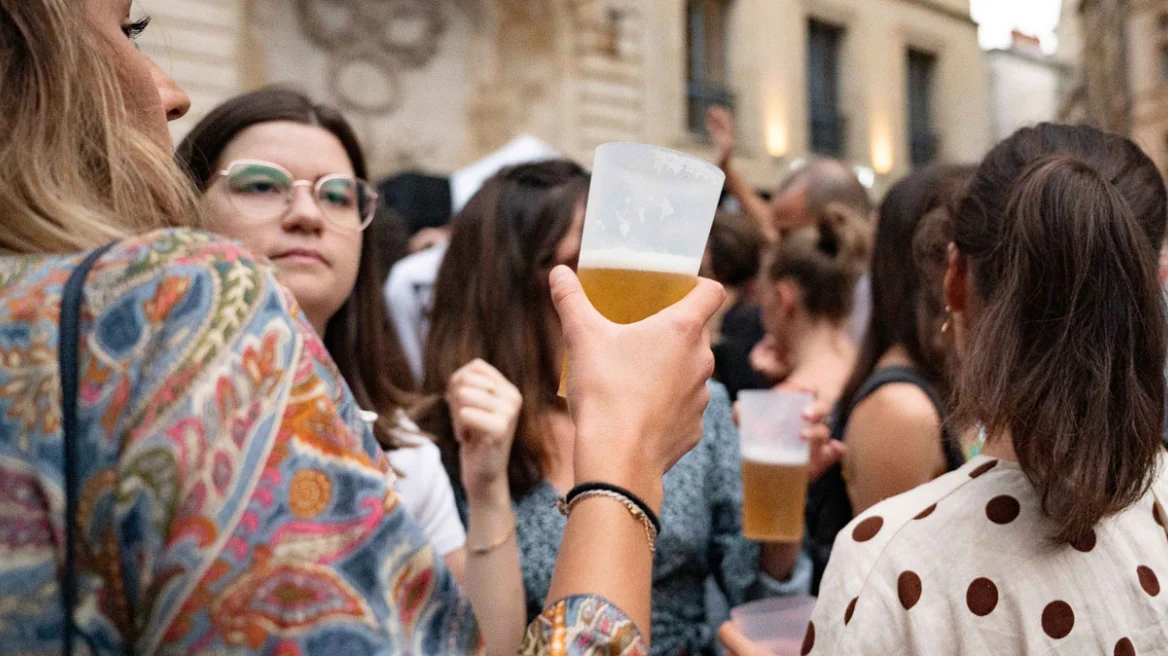 Vala e të nxehtit ekstrem, Franca ndalon alkoolin në disa evente