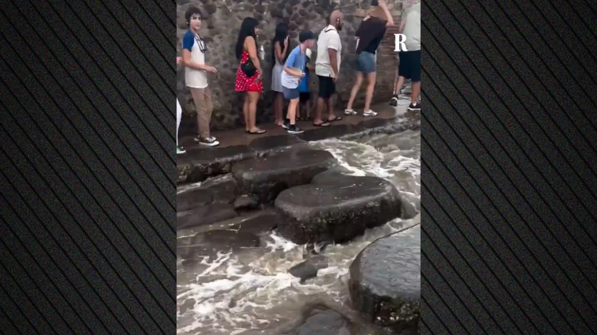 VIDEO  Shi i rrëmbyeshëm  përmbyten rrugët në Pompei