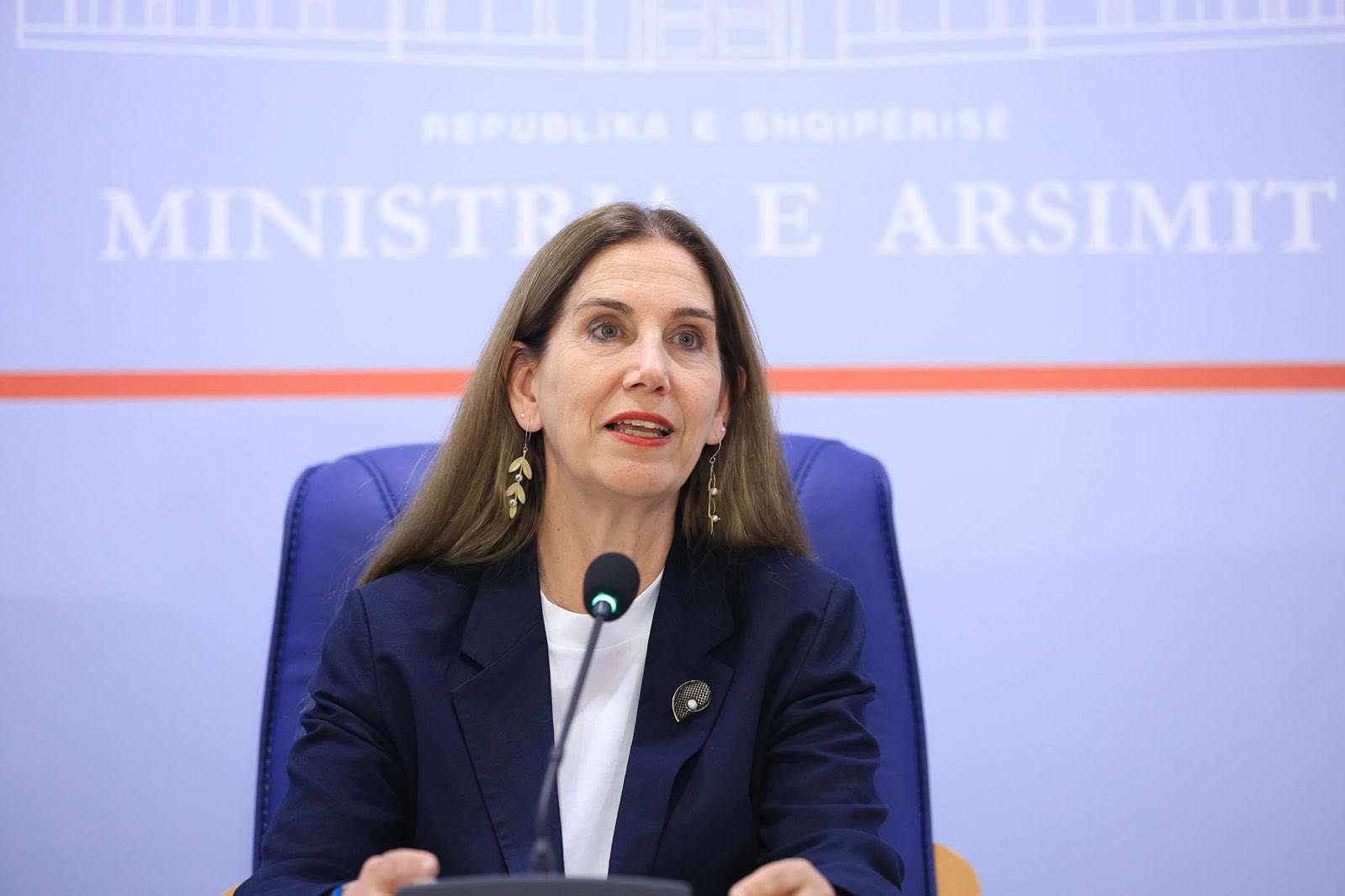 Të martën provimi i fundit i Maturës Shtetërore  Ministrja e Arsimit  Respektoni rregullat  29 nxënës të përjashtuar gjatë tre provimeve të para