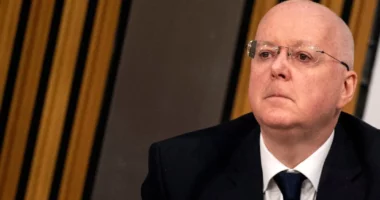 Ish-bashkëshorti i Nicola Sturgeon, Peter Murrell dënohet me mbi 5 vjet burg/ Përdori fondet e partisë për makina dhe luks