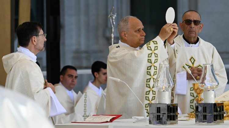 Ati i Shenjtë në Madrid/ Mesha e Papa Leonit të XIV ndiqet n