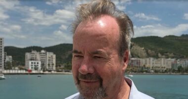 “Zverneci po përdoret politikisht”/ Gazetari i “New York Times” në Vlorë: Akuza të pavërteta “nxijnë” Shqipërinë