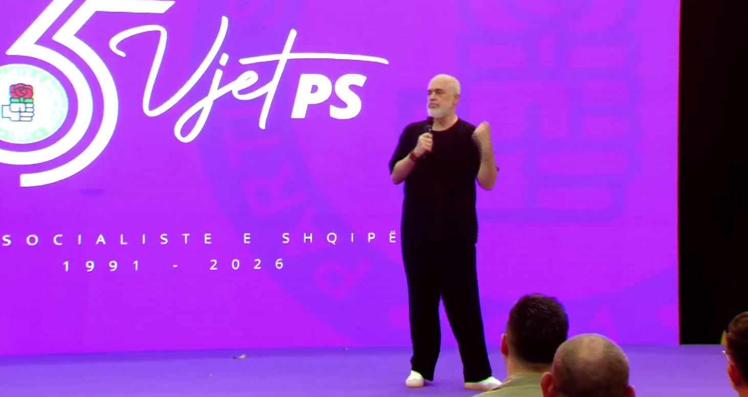 “Flamingot, jo rastësisht në ngjyrën e PS”/ Protesta, Rama: 