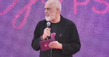 “Shumica e shqiptarëve, të vendosur të ecim përpara”, Rama: Ku ishin patriotët e protestës kur kërciste gjuetia ilegale?