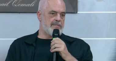 “Zvërneci, pronë private, nuk kam takuar asnjë pronar”/ Rama nga Vlora: Investitorët janë pronarë, fondi u bllokua…