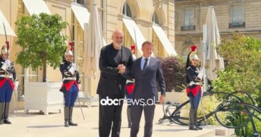 “Shqipëria vlerëson rolin e Francës”/ Rama vizitë zyrtare në Paris, me ftesë të Presidentit Macron