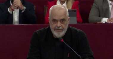 “Zvërneci, zero pronë shtetërore”/ Rama: Projekt bashkë me Sazanin. Interesimi nisi 3 vite më parë