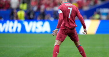 CR7 kthehet me gola dhe rekorde/ Cristiano Ronaldo shënon dy gola, Portugalia mund 5-0 Uzbekistanin