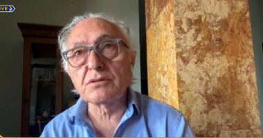 Përdhosja ndaj flamurit Izraelit/ Frrok Çupi: Protesta në Tiranë tregoi elemente dhune dhe racizmi!
