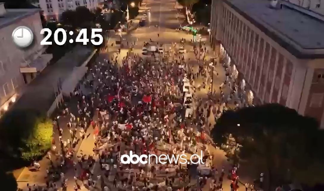 Pamjet me dron nga protesta: Ja pjesëmarrja në Bulevard