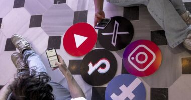 Shqetësimi i BE: Rrjetet sociale po ndikojnë negativisht në shëndetin mendor të të rinjve