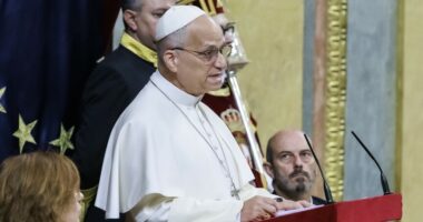 Papa Leoni XIV thirrje kundër luftës dhe riarmatimit, i cilëson “dështim” të shoqërive