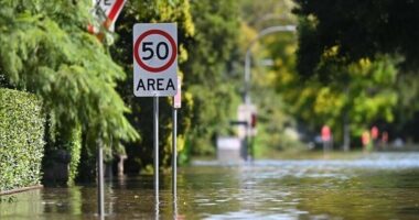 Stuhitë godasin Australinë Perëndimore, mijëra njerëz pa energji elektrike