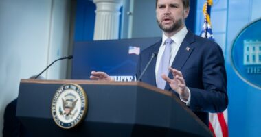 Vance: SHBA i ka “të gjitha kartat” në bisedimet bërthamore me Iranin