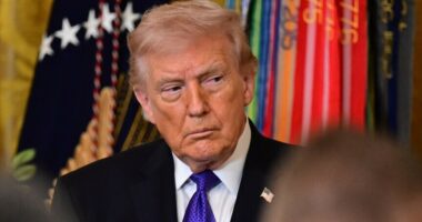 Trump: Negociatat me Iranin vazhdojnë, marrëveshja e paqes mund të arrihet për dy ose tre ditë