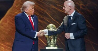 Trump merr “skenën” e Botërorit/ Presidenti amerikan do të dorëzojë trofeun e Kupës së Botës