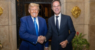 Rutte takon Trumpin para samitit të NATO-s