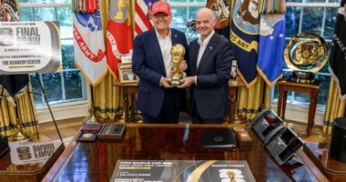 Trump do japë trofeun e Botës/ Presidenti amerikan do dorëzojë kupën te fituesi në 19 korrik