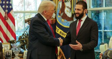 Presidenti sirian zhvillon bisedë telefonike me Trump, i kërkon heqjen e plotë të sanksioneve