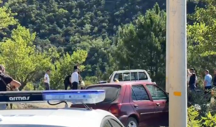 VIDEO/ Mirditë, 45-vjeçari u gjet i ekzekutuar në makinë, pamje nga vendi i ngjarjes