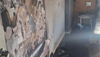 Zjarr në një banesë në Vlorë, shkak dyshohet shkëndija elektrike