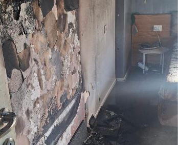 Zjarr në një banesë në Vlorë  shkak dyshohet shkëndija elektrike