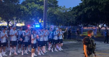 “Odisea” e Uruguajit në Botëror/ Kombëtarja amerikano jugore hyn me vështirësi në SHBA