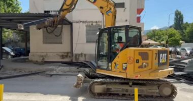 IMT vijon aksionin në Vlorë, shemben objekte që zënë hapësirat publike në qendër të qytetit