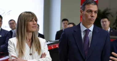 Sanchez në krizë politike/ Gjykata spanjolle dërgon në gjyq bashkëshorten e kryeministrit, përballet me katër akuza të rënda