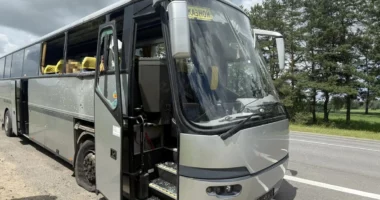 Rusia akuzon Ukrainën për sulm me dron ndaj një autobusi, Kievi mohon akuzat
