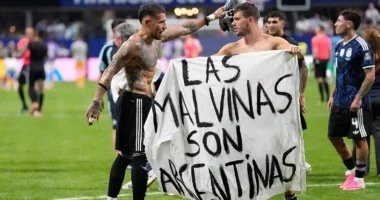 Argjentina rrezikon masa disiplinore nga FIFA pas banderolës për Ishujt Falkland
