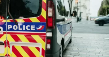 Horror në Francë/ 5 foshnja gjenden të pajeta brenda banesës së një çifti