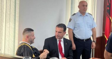 Padia ndaj Dados, rrëzohet Veliaj. Gjykata administrative nis shqyrtimin