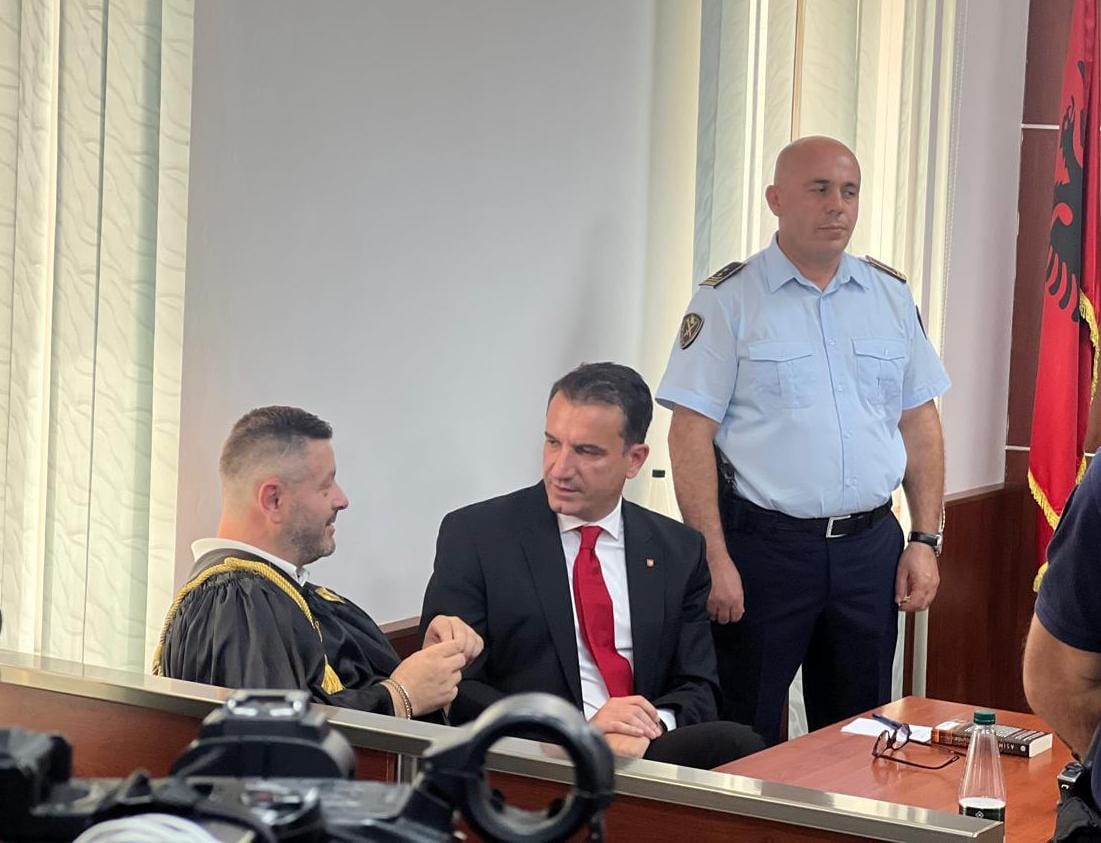 Padia ndaj Dados, rrëzohet Veliaj. Gjykata administrative nis shqyrtimin