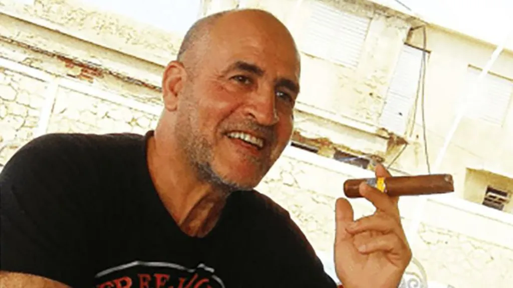 Modeli i lidhur me Jeffrey Epsteinin gjendet i vdekur në periferi të Parisit