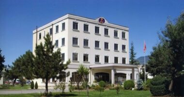 Zgjerohen kompetencat e SHISH/ Miratohet ligji, mund të marrë informacione jashtë vendit për sulmet hibride