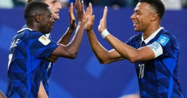 Franca, e “frikshme” me Mbappe/ Favoritët për titull në turin e tretë të Botërorit, 3-0 Suedisë