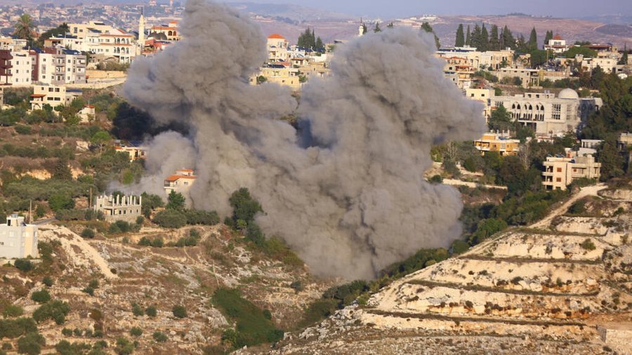 Situatë alarmi në Bregun Perëndimor  forcat izraelite u vënë zjarrin tokave palestineze dhe qëllojnë me armë mbi banorët