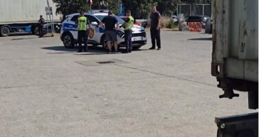 Aksident i rëndë në port/ Durrës, 62-vjeçari nga Kosova humb jetën, u godit nga kamioni