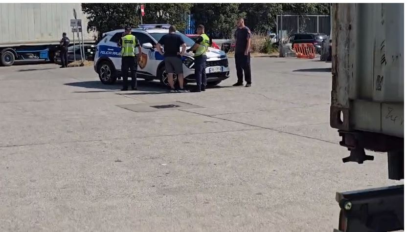 Aksident i rëndë në port/ Durrës, 62-vjeçari nga Kosova humb jetën, u godit nga kamioni