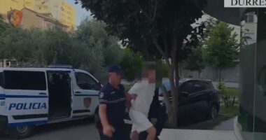 Goditet baza/ Zbulohet arsenal armësh në Durrës, arrestohet 20-vjeçari