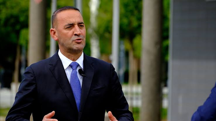 Daut Haradinaj dhe Ardian Gjini dorëzojnë/ Aleanca i hap krahun Beke Berishës dhe Burim Ramandanit