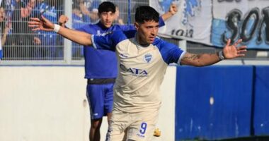 FIFA sërish në telashe nga malvinët/ Godoy Cruz del në fushë me banderolën antibritanike