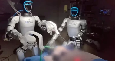 Mund të ndryshojë të ardhmen e kirurgjisë?/ Roboti humanoid kryen operacion për herë të parë