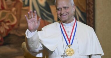 Papa: SHBA të pres emigrantët/ Ati i shenjtë në Lampedusa, mesazh për Trump ditën e SHBA
