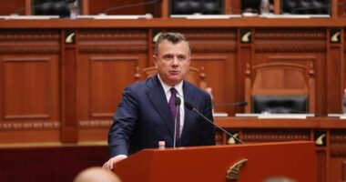 Brukseli më afër, PD e mban larg/ Qeveria shtyn para për Europën dhe drejtësinë, opozita rikthehet për ta penguar