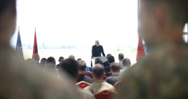 Rama: Do shtohen helikopterët “Black Hawk”/ Kryeministri: Hapim shkollën kombëtare të forcave speciale